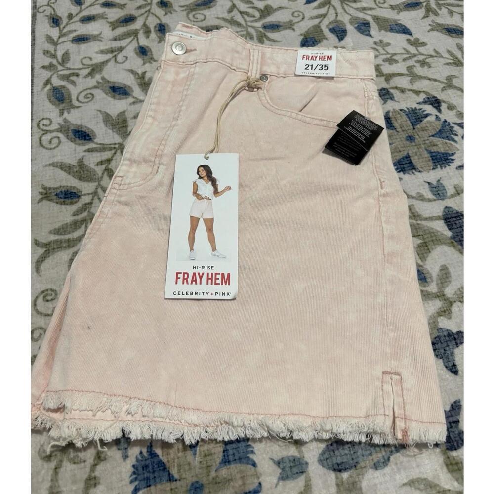 Celebrity Pink Women’s Hi-Rise Fray Hem Denim Shorts Pink Size 21/35 NWT - Picture 2 of 2